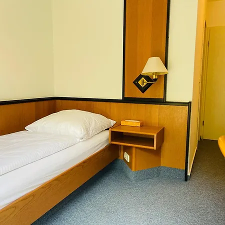 Hotel Zur Eiche 3*