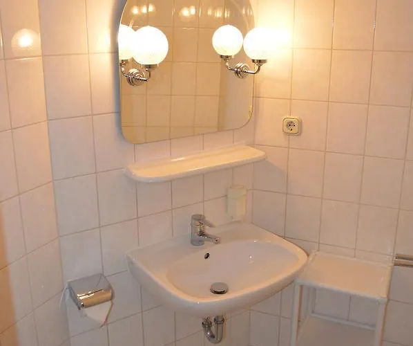 Zur Eiche 3* メラーネ